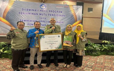Dinas Pendidikan Kota Pekanbaru mendapat penghargaan oleh BPMP Provinsi Riau